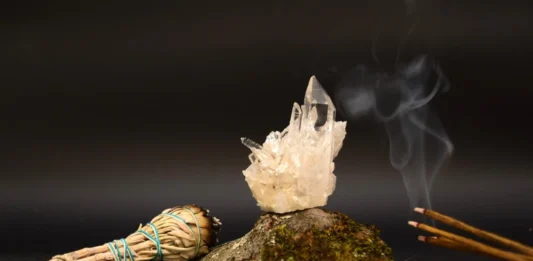 Guide complet : choisir une boutique de pierres naturelles pour la lithothérapie sans se tromper